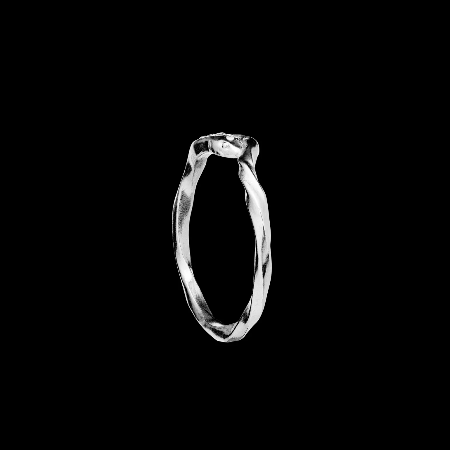 hera_ring_2-1.webp New Hera Ring Ringer